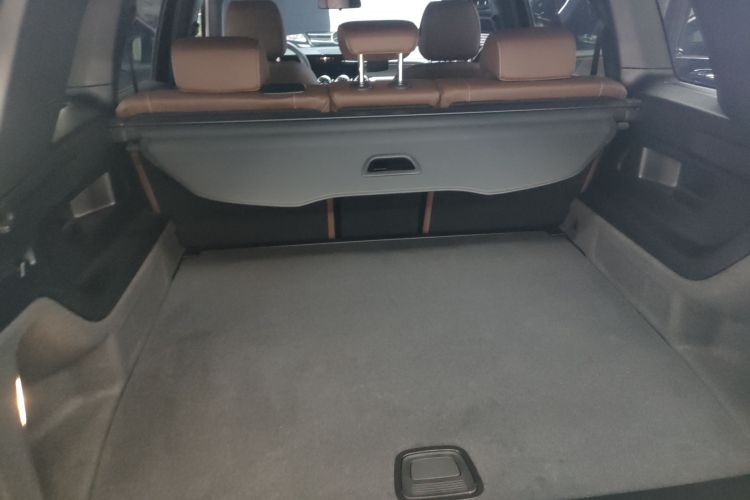 奔驰GLB 2025款 GLB 220 动感型机舱底盘23