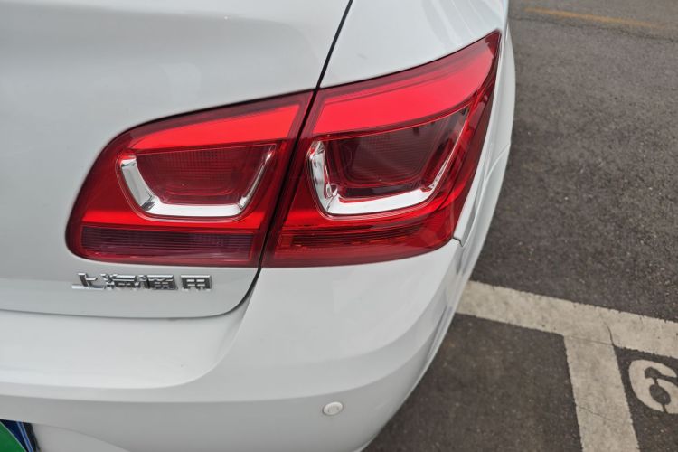 雪佛兰 科鲁兹 2015款 1.5L 经典 SE MT车身外观9