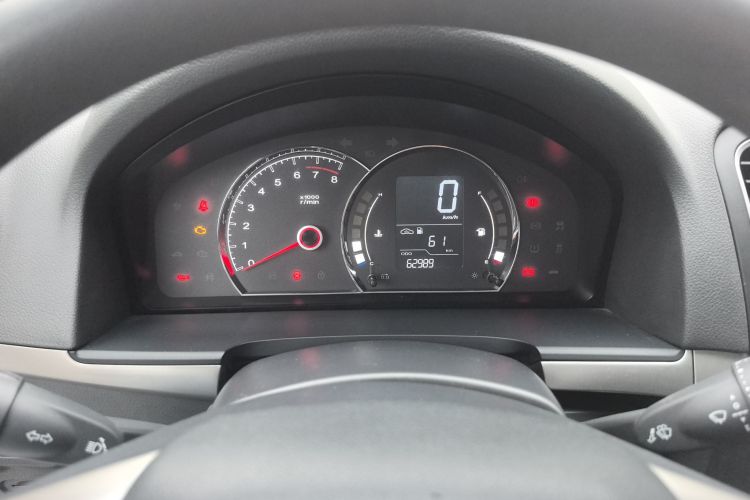 荣威350 2015款 1.5L 手动豪华天窗版中控内饰14