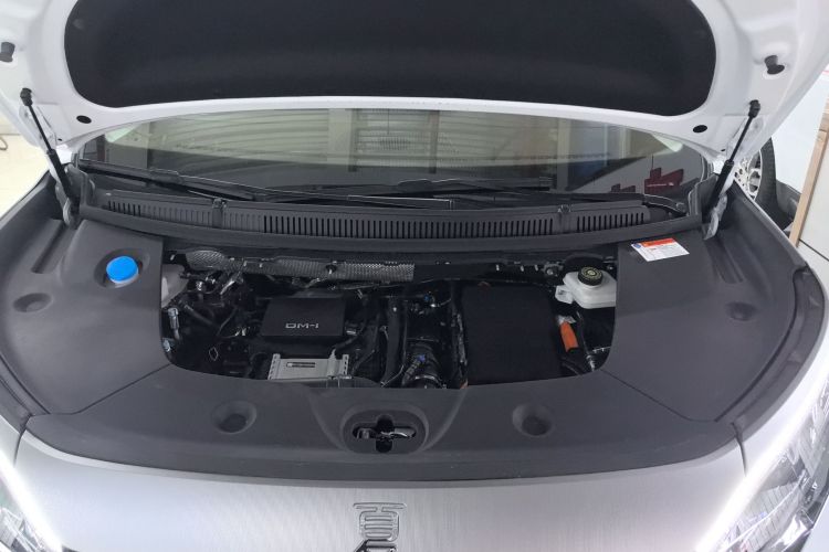 比亚迪 夏 2025款 DM-i 1.5T 180km 超越型机舱底盘24