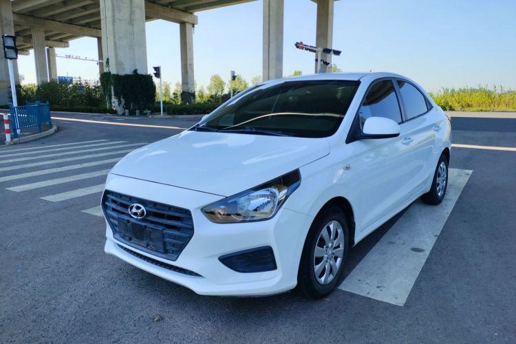 现代 瑞纳 2020款 1.4L 手动GL焕新版车身外观1