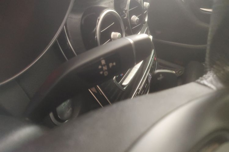 奔驰C级 2017款 C 200 L 运动版局部细节18