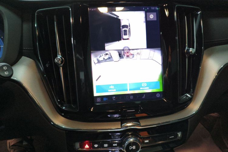 沃尔沃XC60新能源 2025款 插电式混动 长续航四驱智远运动版中控内饰16