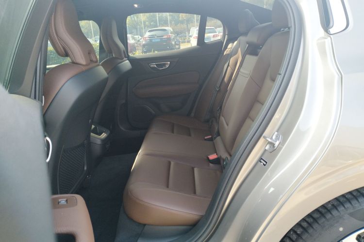 沃尔沃S60 2022款 B4 智逸豪华版中控内饰21