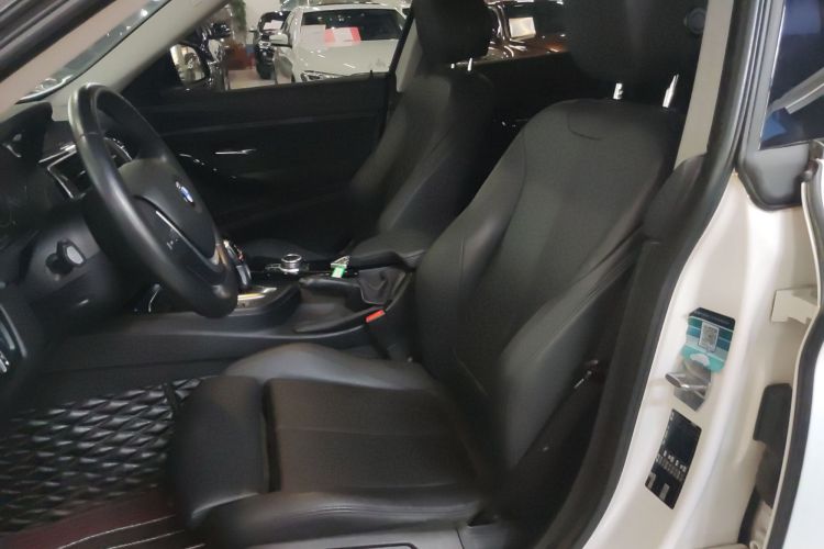 宝马3系GT 2019款 320i 时尚型局部细节19