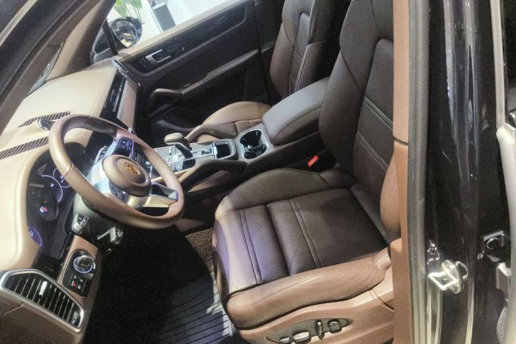 保时捷 2023款 Cayenne 3.0T中控内饰19