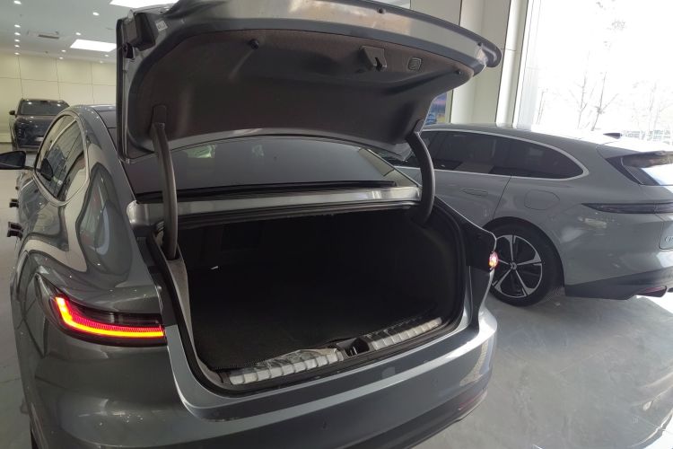 蔚来ET7 2024款 100kWh 行政签名版机舱底盘23