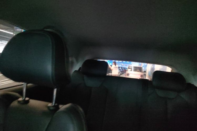 哪吒汽车 哪吒V 2022款 长续航行业定制版局部细节22