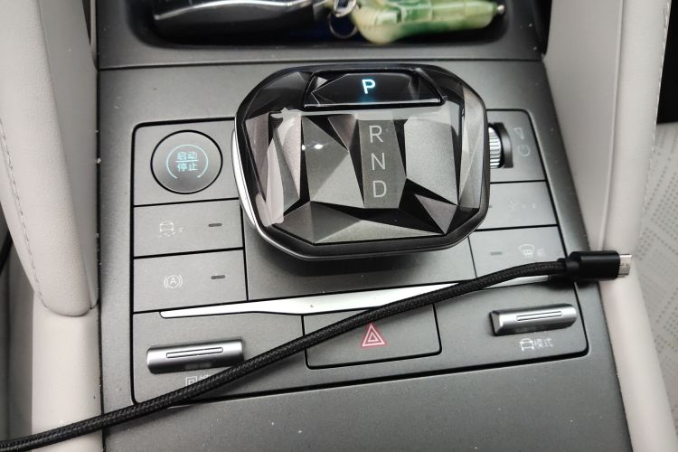 比亚迪 元UP 2024款  401KM 活力版中控内饰18