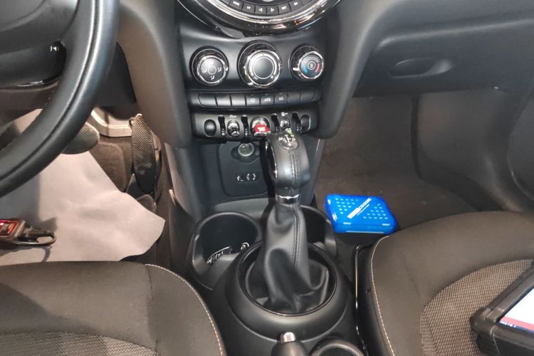 MINI 2016款 1.2T ONE 五门版局部细节18