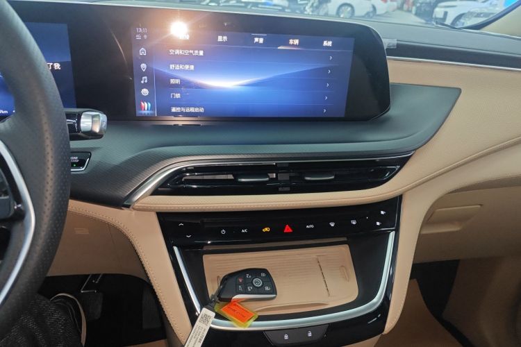 别克GL8新能源 2025款 陆尚 尊享版 7座中控内饰16