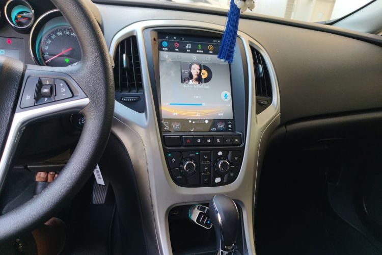 别克 英朗 2014款 XT 1.6L 自动时尚版中控内饰16