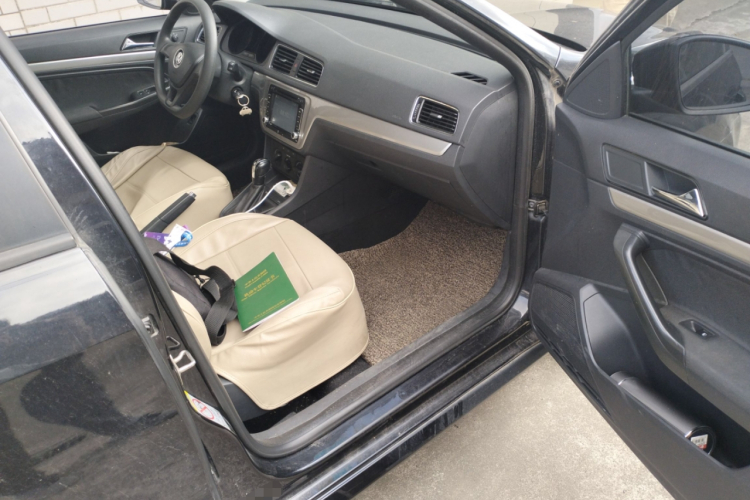 大众 朗逸 2015款 1.6L 自动风尚版局部细节9005