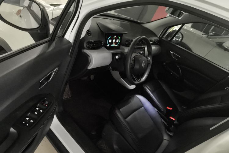 零跑汽车 零跑T03 2022款 皓玉版中控内饰7003