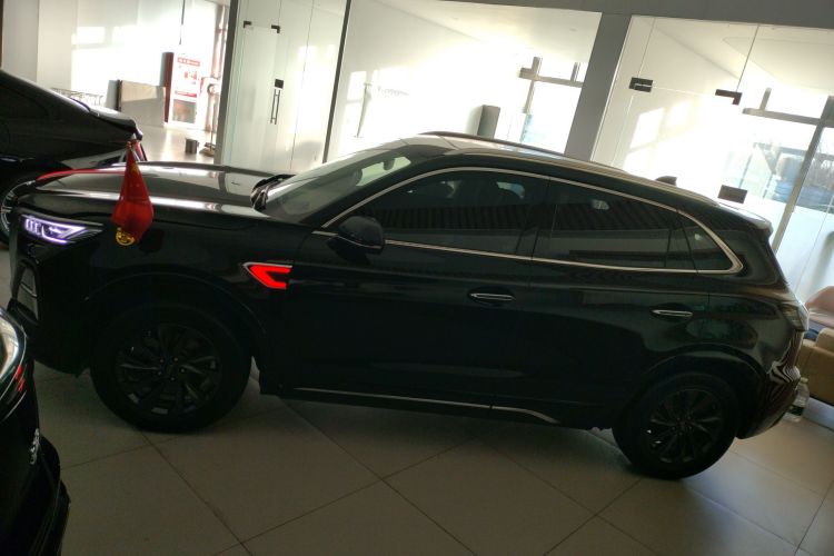 红旗HS5 2023款 2.0T 旗享Pro版车身外观6003