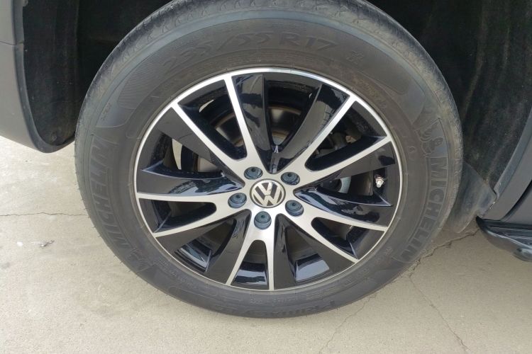 大众 途观 2015款 1.8TSI 自动两驱豪华型车身外观6008