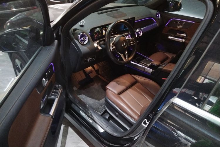 奔驰GLB 2021款 GLB 200 时尚型中控内饰20