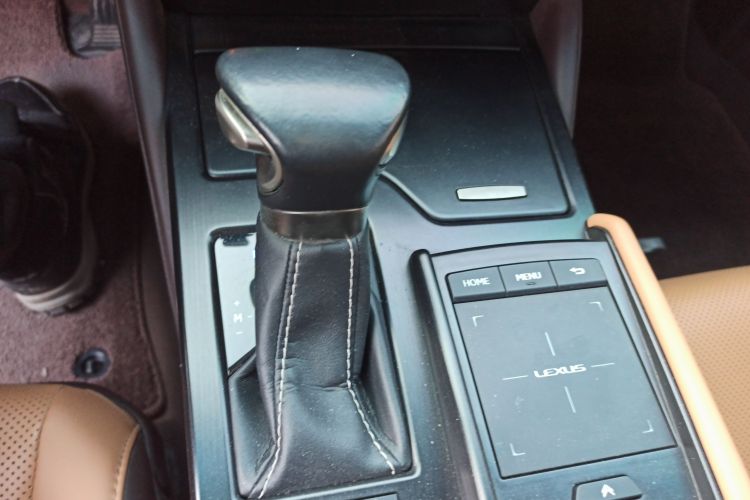 雷克萨斯ES 2020款 200 卓越版局部细节18