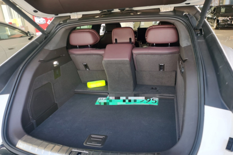 腾势Z9GT 2024款 1100四驱Ultra版机舱底盘23