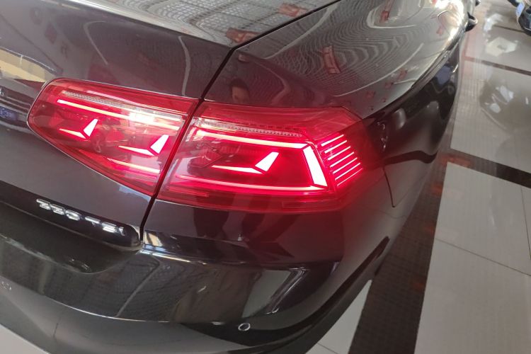 大众 迈腾 2020款 330TSI DSG 领先型车身外观9