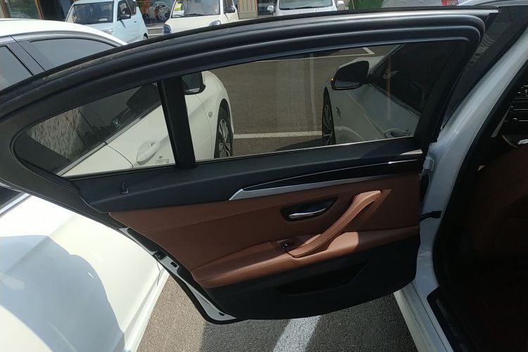 宝马5系 2017款 525Li 领先型中控内饰49