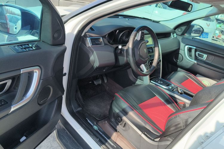 路虎 发现神行 2018款 240PS SE版中控内饰20