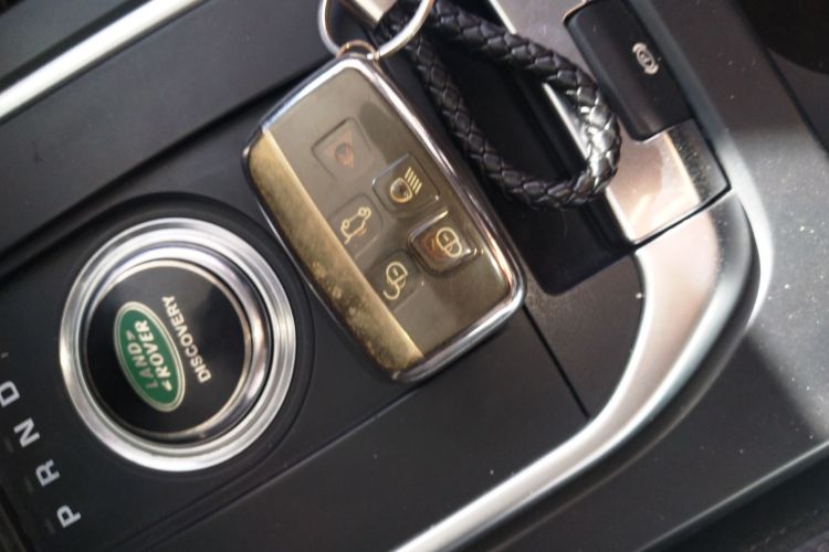 路虎 发现神行 2018款 240PS SE版中控内饰11