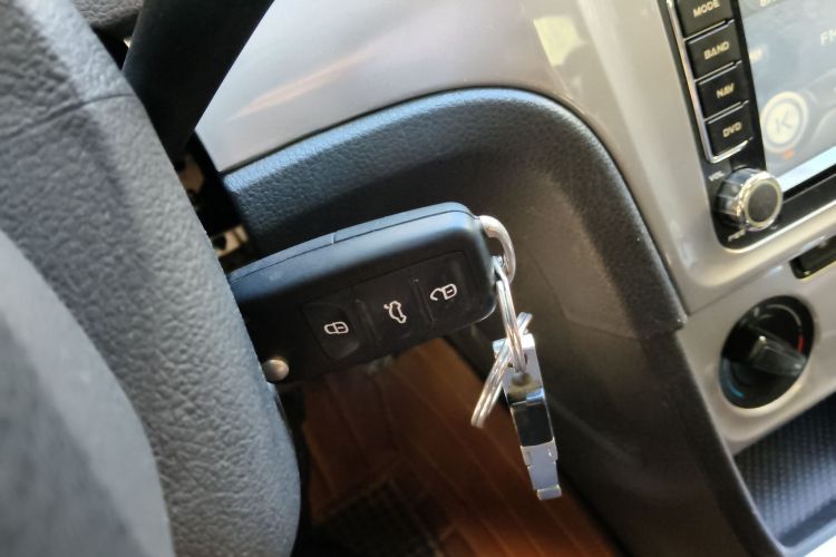 大众 朗逸 2013款 改款经典 1.6L 自动风尚版中控内饰11