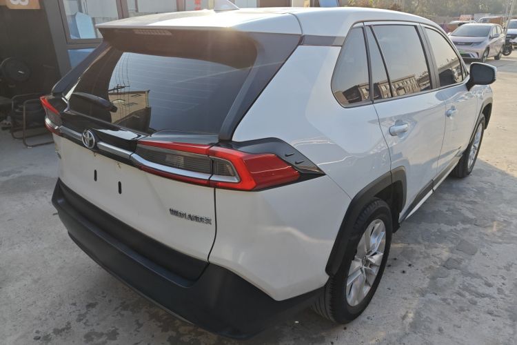 丰田 威兰达 2022款 改款 2.0L CVT两驱领先版车身外观7