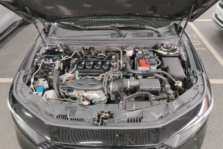 本田 雅阁 2023款 260TURBO 卓越版机舱底盘24