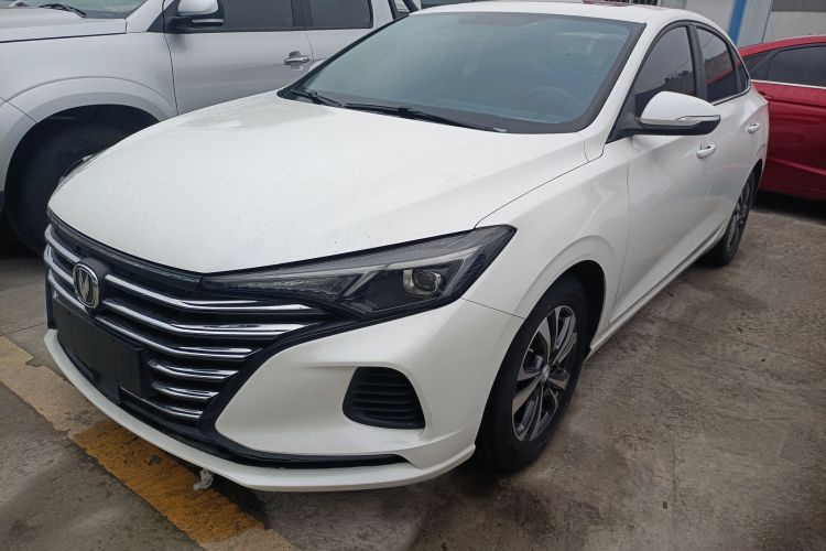 长安 逸动 2020款 PLUS 1.6L GDI 手动豪华型车身外观1