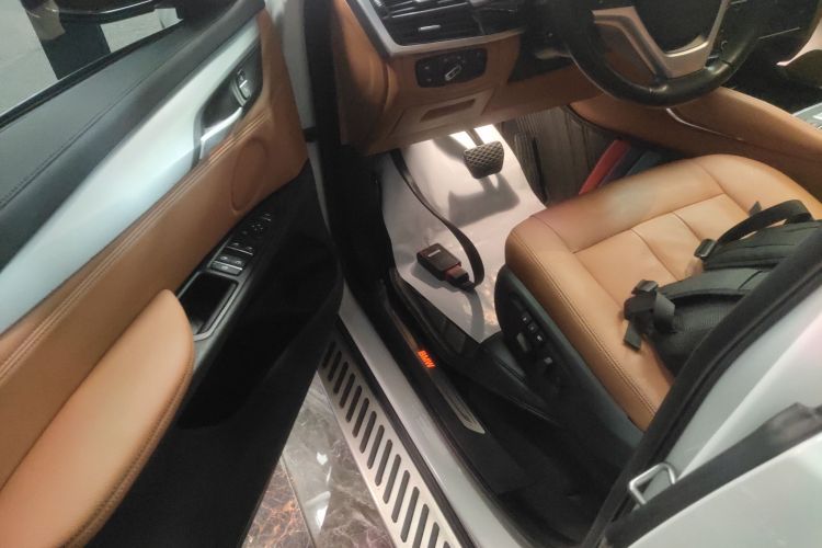 宝马X6 2017款 xDrive35i 领先型中控内饰20