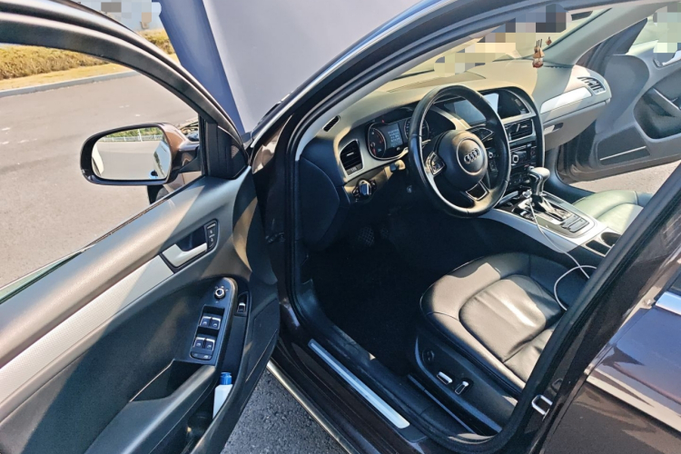 奥迪A4L 2015款 35 TFSI 自动标准型中控内饰20