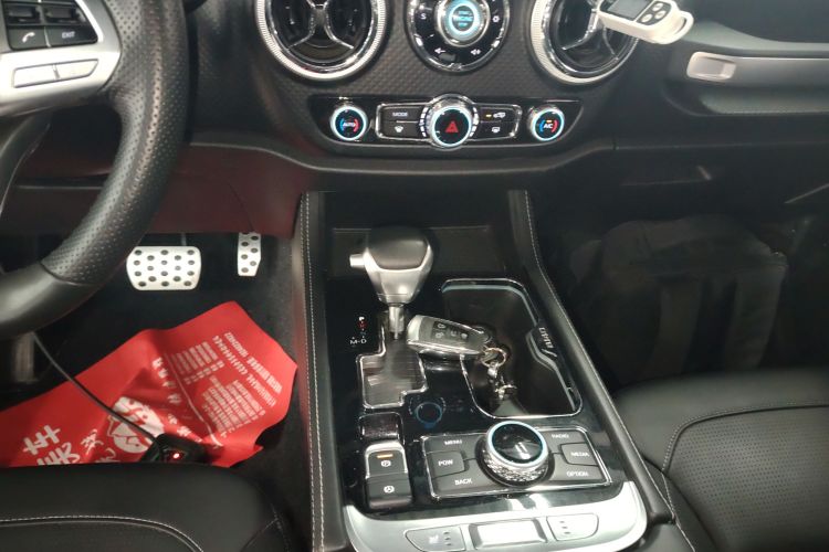 北京BJ40 2019款 PLUS 2.3T 自动四驱尊享版 国VI中控内饰18