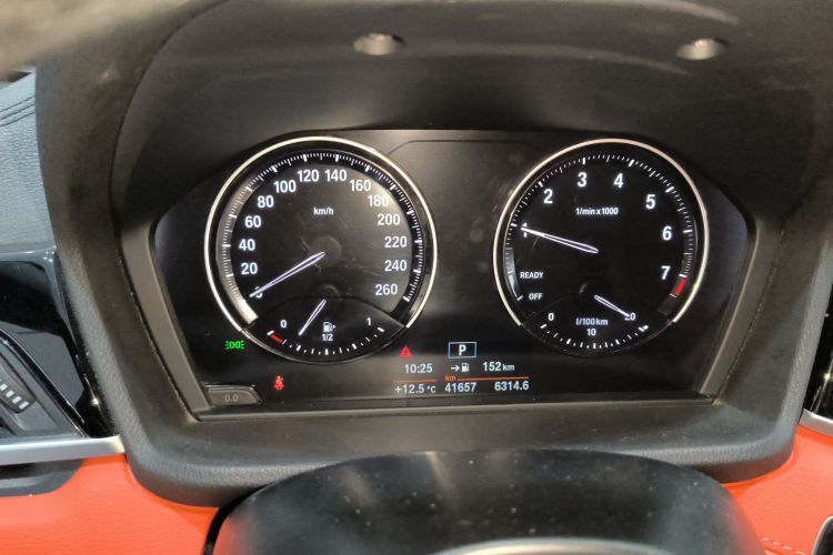 宝马X2 2020款 sDrive25i 领先型M运动套装中控内饰14