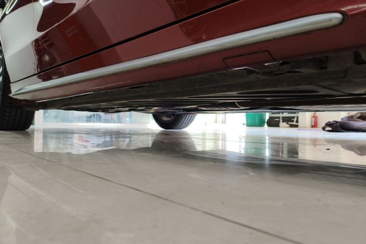 奔驰C级 2019款 C 180 L 动感型运动版局部细节9001