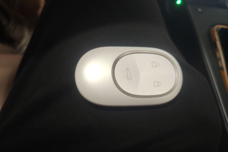 蔚来ET5 2024款 75kWh中控内饰7001