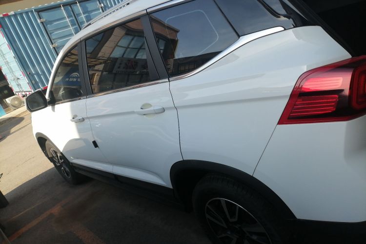 东风风行 风行T5 2021款 1.5T 自动舒适型车身外观4