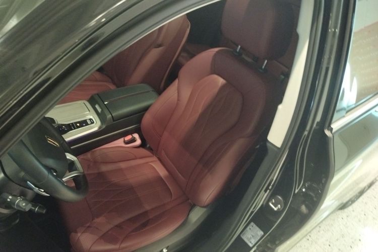 红旗HS5 2025款 2.0T 四驱旗享Pro版局部细节19