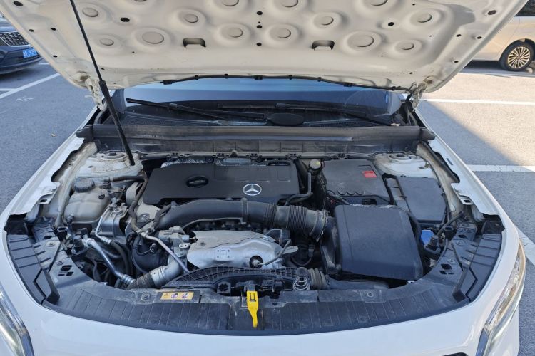 奔驰GLB 2023款 GLB 220 动感型机舱底盘24