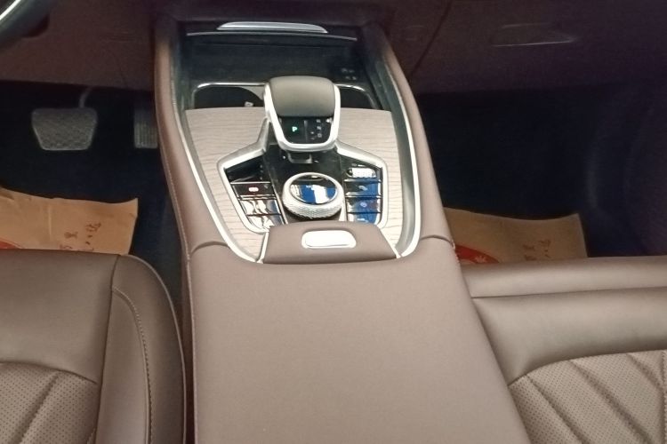 奇瑞 瑞虎8 PRO 2024款 冠军版 290T 两驱巅峰版 7座中控内饰18