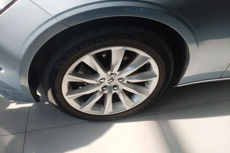 沃尔沃S90 2017款 T5 智远版车身外观6004