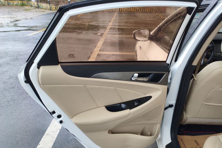 长安 逸动 2016款 1.6L 自动风尚型中控内饰49