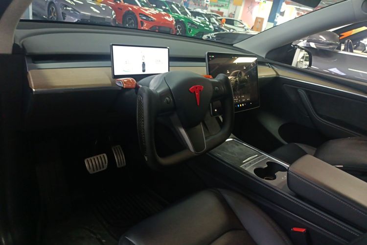 特斯拉 Model Y 2021款 Performance高性能全轮驱动版中控内饰7002