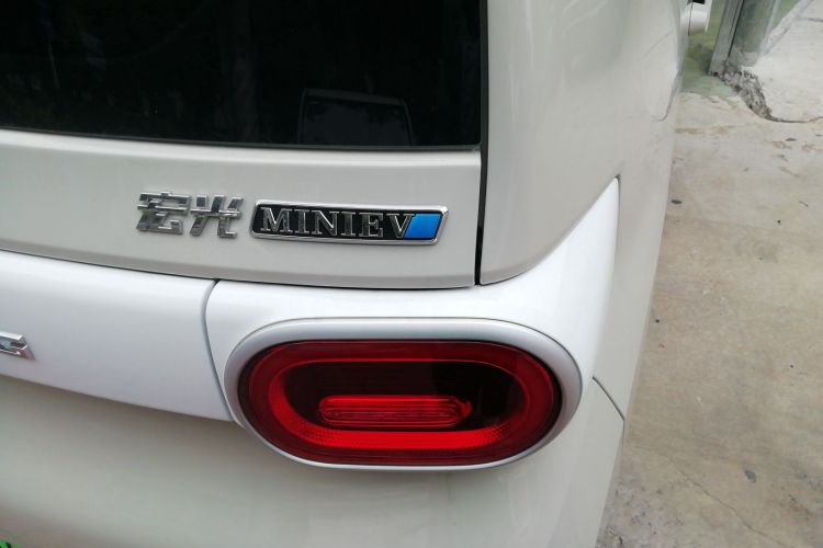 五菱汽车 宏光MINIEV 2024款 第三代 215km 青春版车身外观9