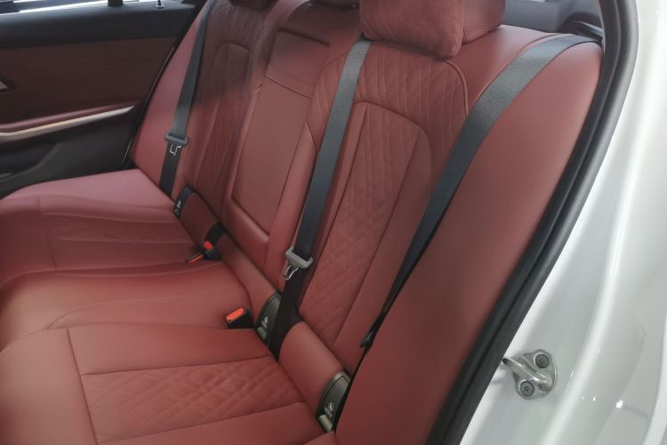 宝马3系 2025款 325Li M运动套装中控内饰7004