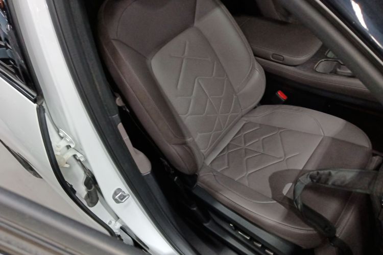 蔚来ES7 2022款 100kWh局部细节41