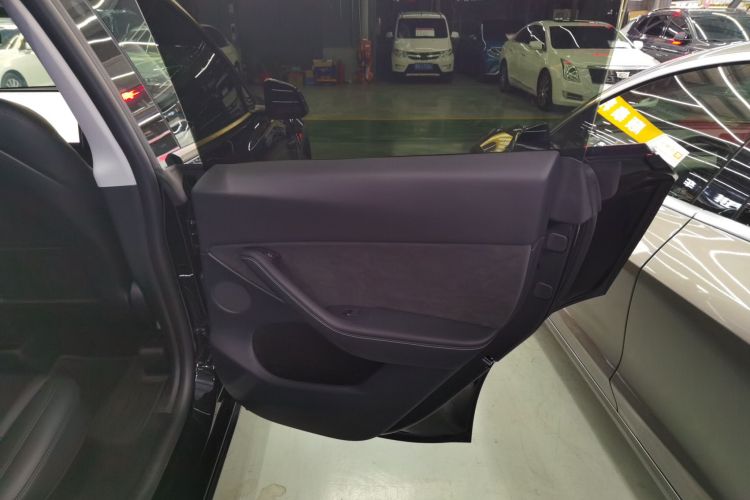 特斯拉 Model Y 2022款 改款 后轮驱动版中控内饰7006