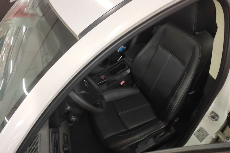 观致3 2018款 三厢 1.6L 自动领先型局部细节19