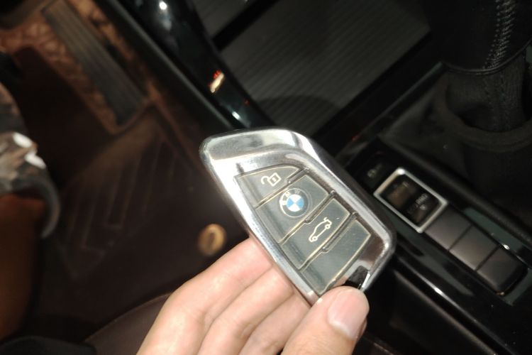 宝马X1 2019款 sDrive18Li 尊享型中控内饰7001